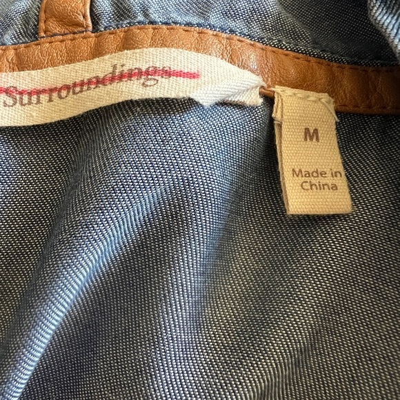 Soft Surroundings Blue Denim Embroidered Floral Hoodie Pullover Tunic Women’s M - Picture 7 of 8